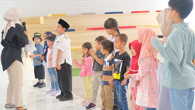 Wajah ceria para peserta acara Hari Anak Nasional di IIPOJK NTB
