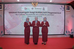 Wakil Ketua 1 (Inna Muchlasin), Ketua Umum (Sari Bambang Mukti), Wakill Ketua 2 (Deisy Defri)