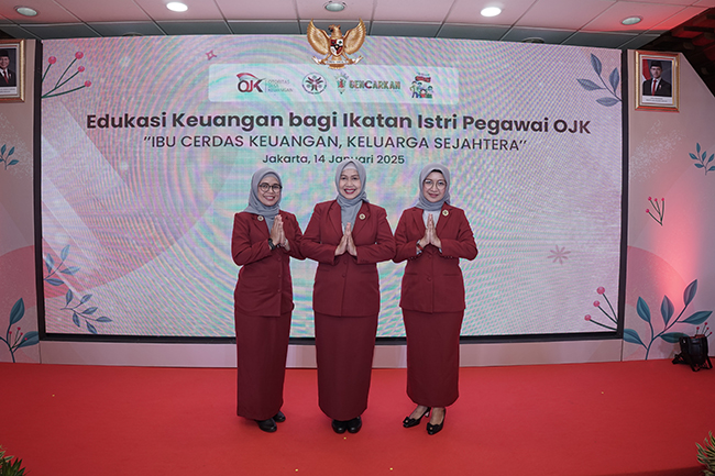 Wakil Ketua 1 (Inna Muchlasin), Ketua Umum (Sari Bambang Mukti), Wakill Ketua 2 (Deisy Defri)