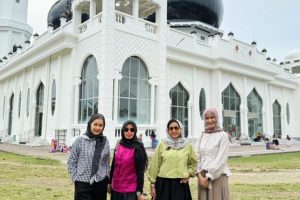 Mengunjungi Masjid Rahmatullah Lampuuk