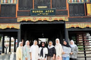 Mengunjungi Museum Aceh